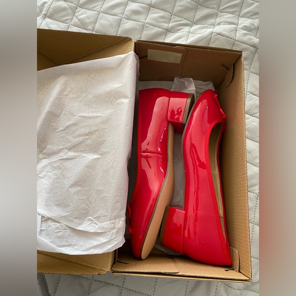 Cute JustFab red heeled pumps new with box - Picture 6 of 7